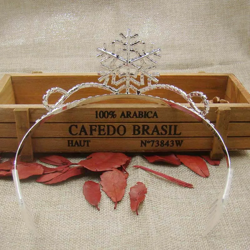 Рождественская тиара в виде серебряной снежинок черная/синяя цветная со