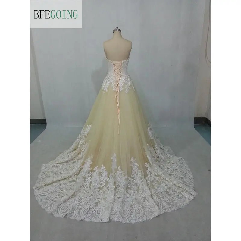 Бокал для шампанского с фатиновой юбкой белое кружевное ТРАПЕЦИЕВИДНОЕ