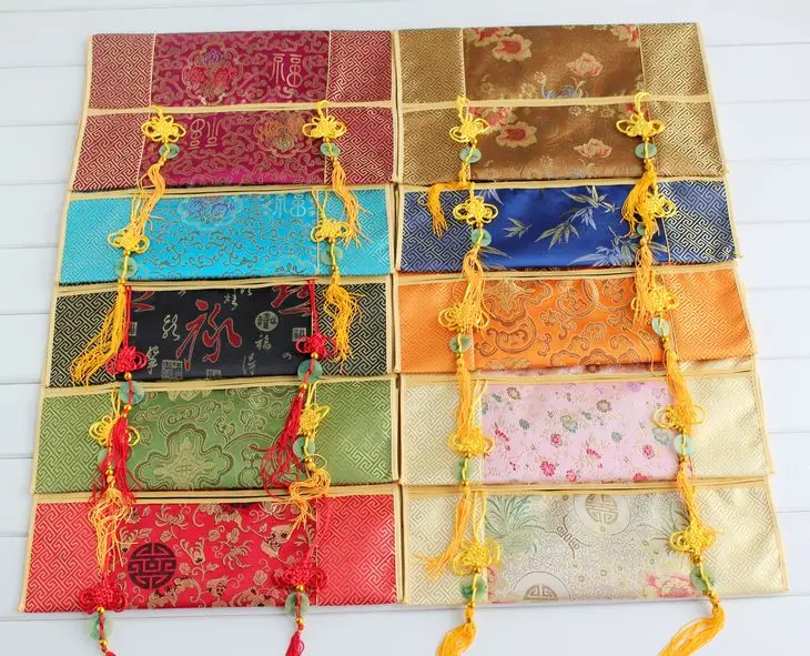 Чехол для салфеток с кисточкой в стиле пэчворк китайским узлом Карманный