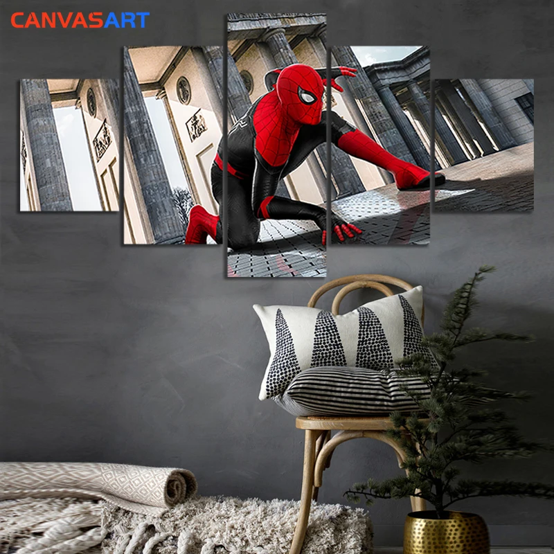 Картина на холсте из 5 частей с изображением Человека паука: вдали от дома для