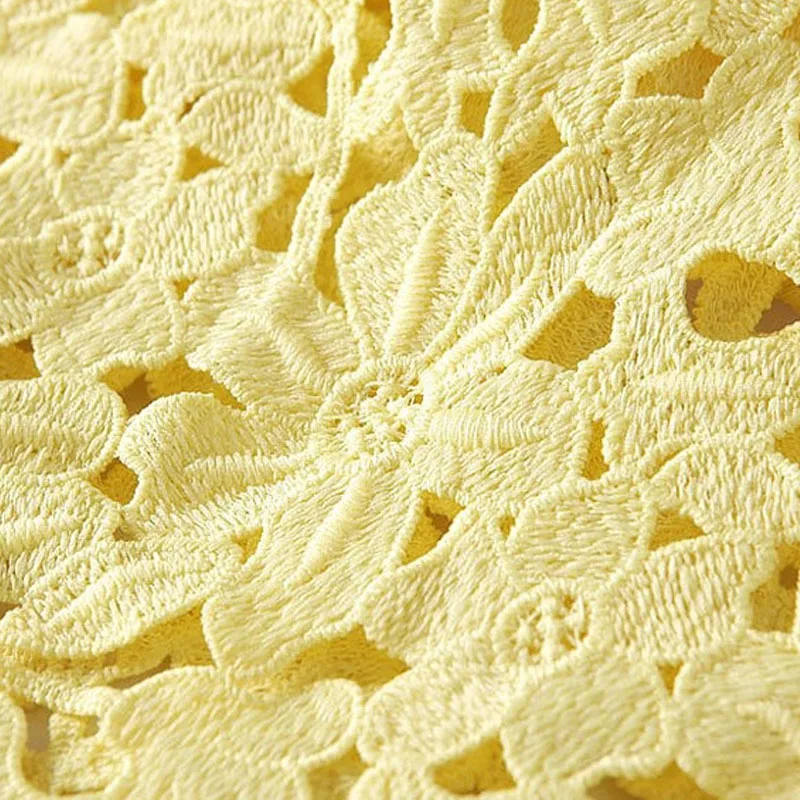 Европейский стиль вязаный крючком Короткий кружевной жилет с цветочным узором