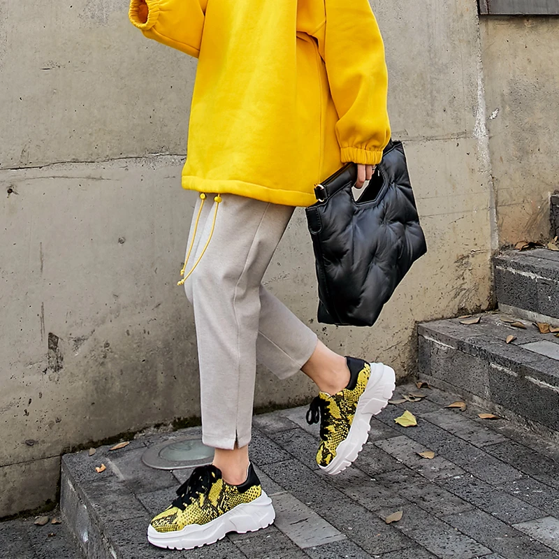 DoraTasia/Новые весенние женские кроссовки в западном стиле со змеиным узором, модная женская обувь из натуральной коровьей кожи