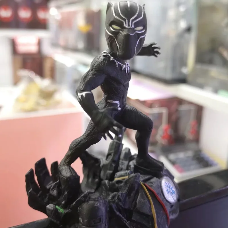 Милые крошечные автомобильные фигурки Marvel Мстители: война бесконечности