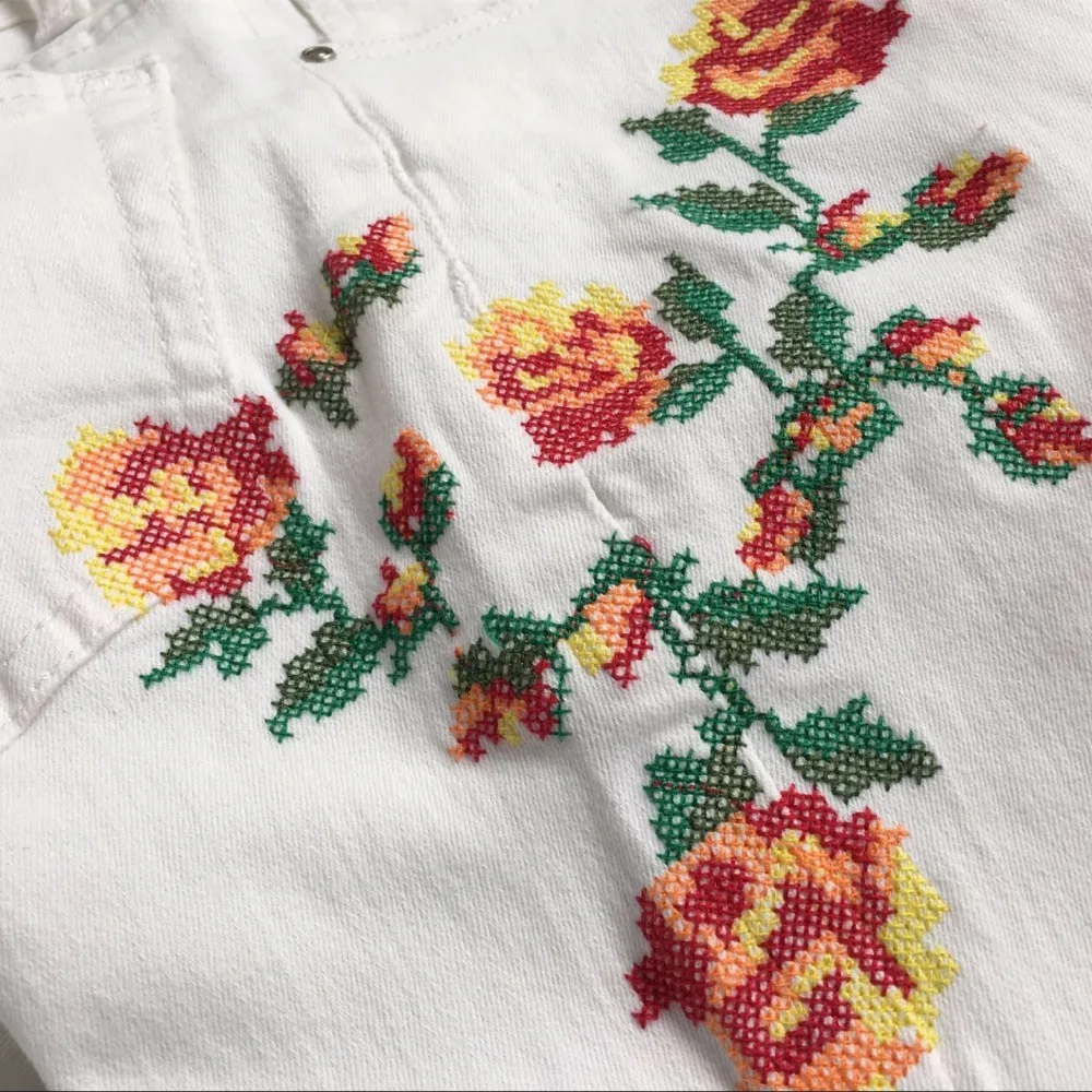 

YiQuanYiMei Hot Fashio Embroidery ripped jeans for woman Pencil Pants skinny high waist jeans white denim pants