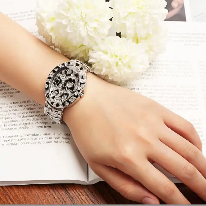 Леопардовые женские часы персональные наручные для женщин бриллиантовые