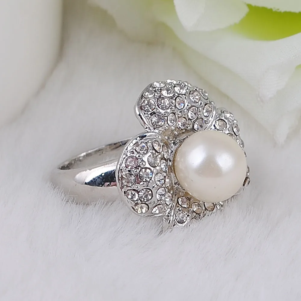 

Fashion Full Rhinestone Flower Trendy Ring