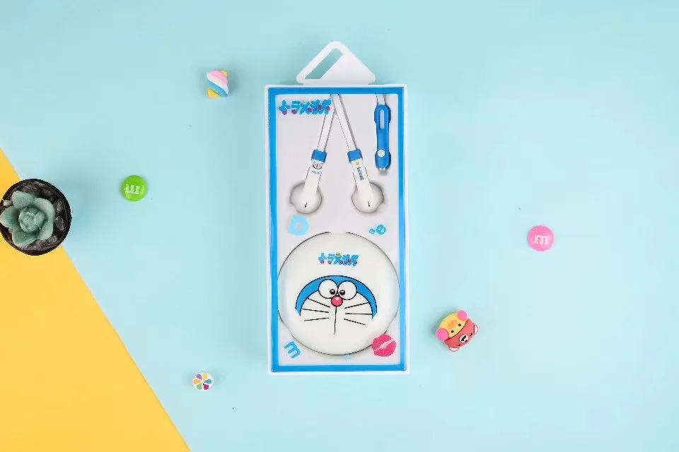 D Милый нарисованный Дораэмон мм 3,5 мм внутриканальные стерео наушники Kawaii Earbud с микрофоном для мобильного телефона iPhone с коробкой для хранения - Цвет: D
