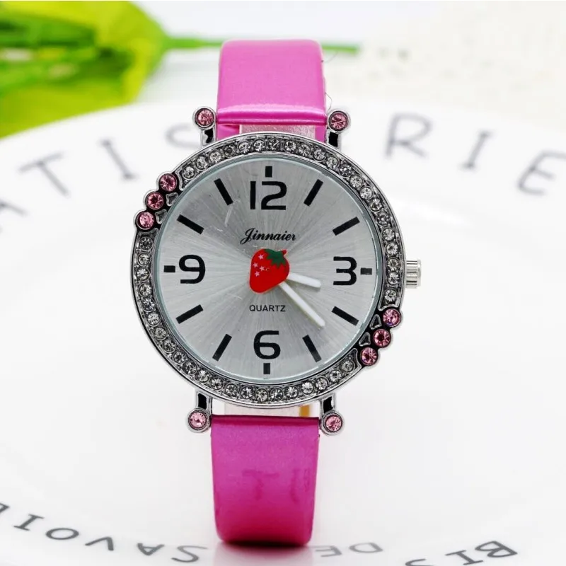 Новые студенческие розовые бриллиантовые Клубничные часы для девочек с водяным