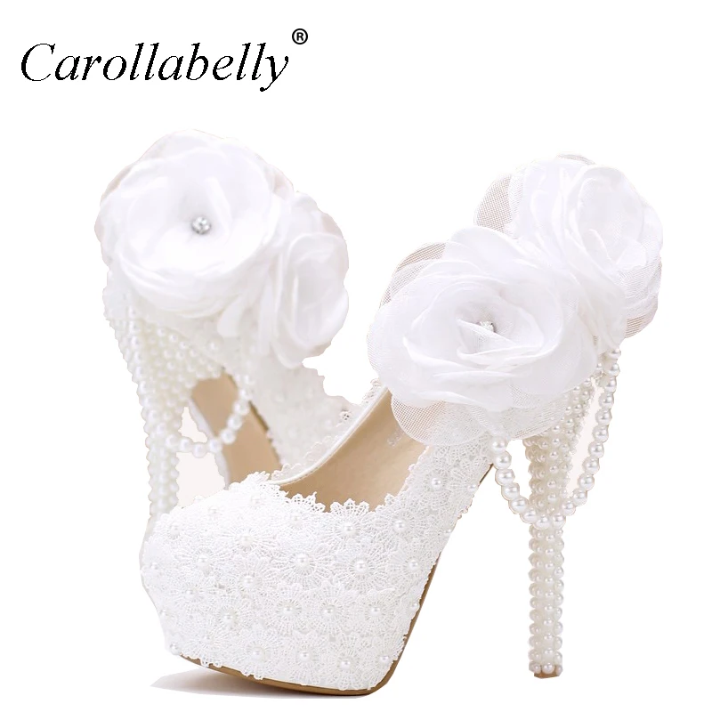 Свадебные туфли с кружевом жемчужинами белыми цветами на платформе и тонком