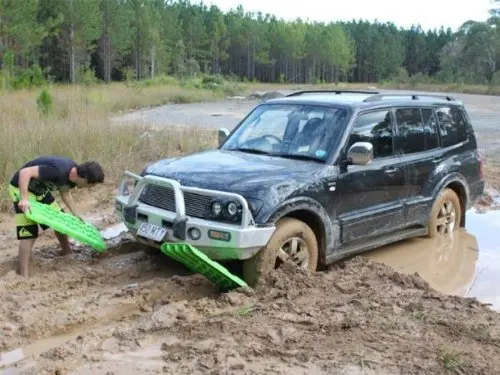 2 шт. новые восстановительные тяговые треки Sans Mud снег трек шины лестница 4WD 2 шт. красный, зеленый, цвет для джип внедорожных Toyota SUV ATV
