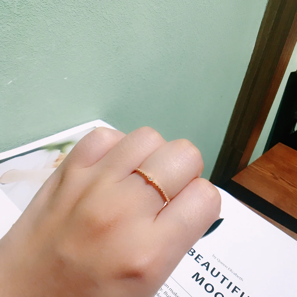 Кольцо MIGGA женское тонкое из розового золота с фианитом и кристаллом | Украшения