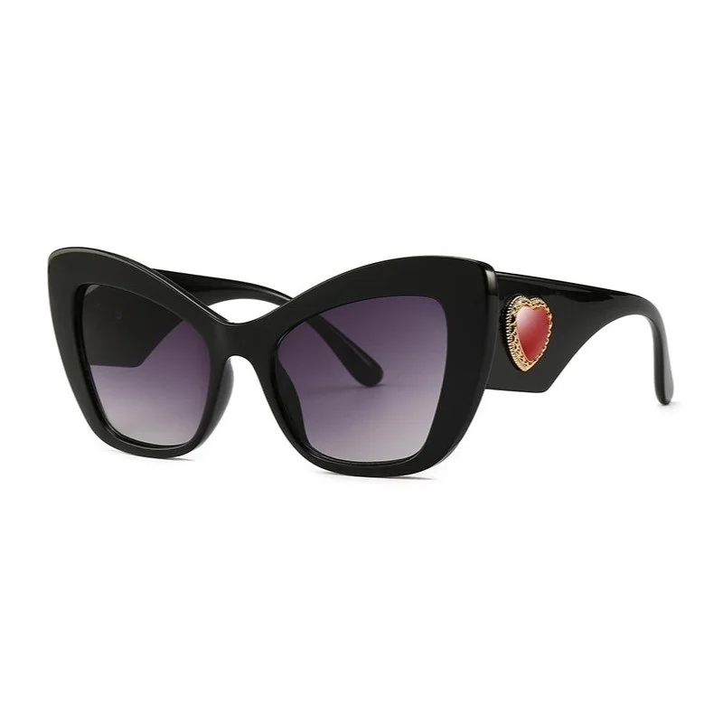 

2019 New Oversize Cateye Sunglasses Ladies Luxury Fashion Sun Glasses Heart Emblem Designer Eyewear