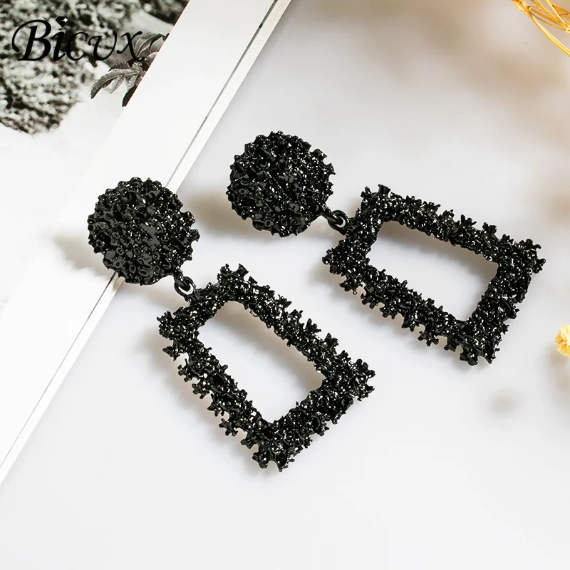 Black BICUX массивные Висячие серьги для женщин ювелирные изделия Модные трендовые винтажные геометрические длинные золотые серебряные красная серьга - Окраска металла: Black