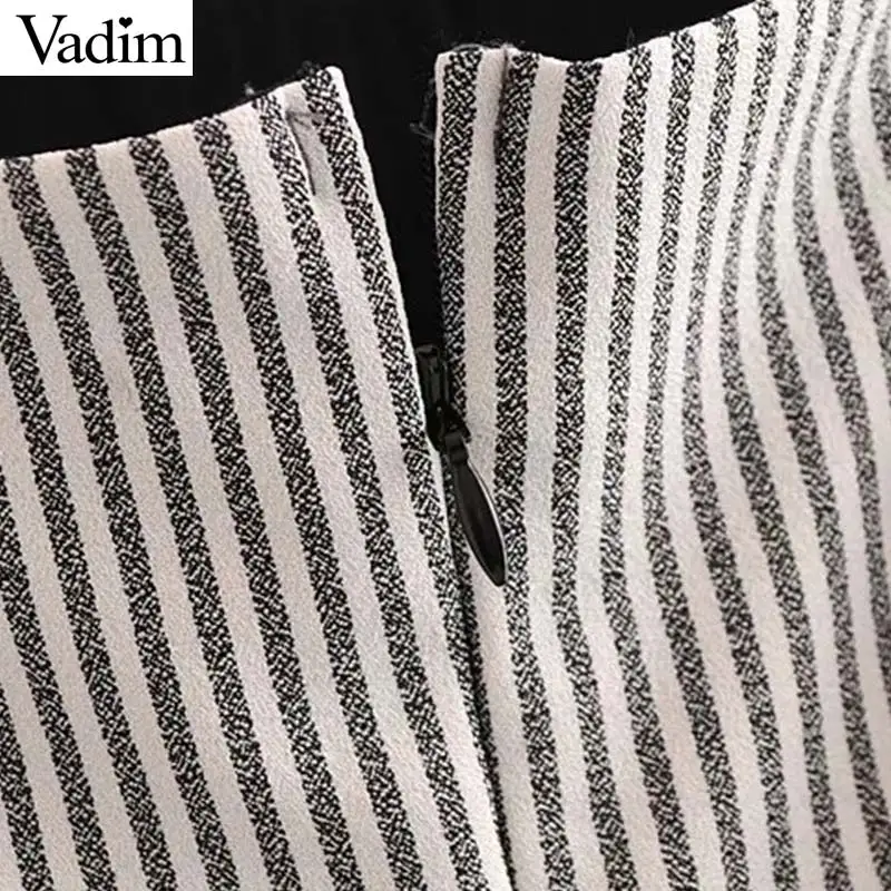 Женское мини платье Vadim базовое летнее в полоску без рукавов с регулируемыми
