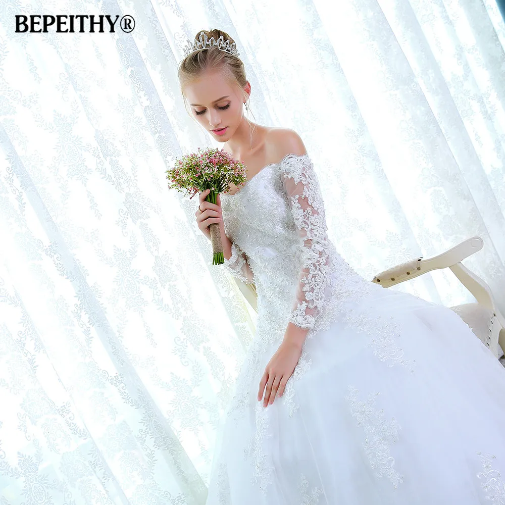 Популярные стильные белые кружевные свадебные платья Украшенные бусинами со