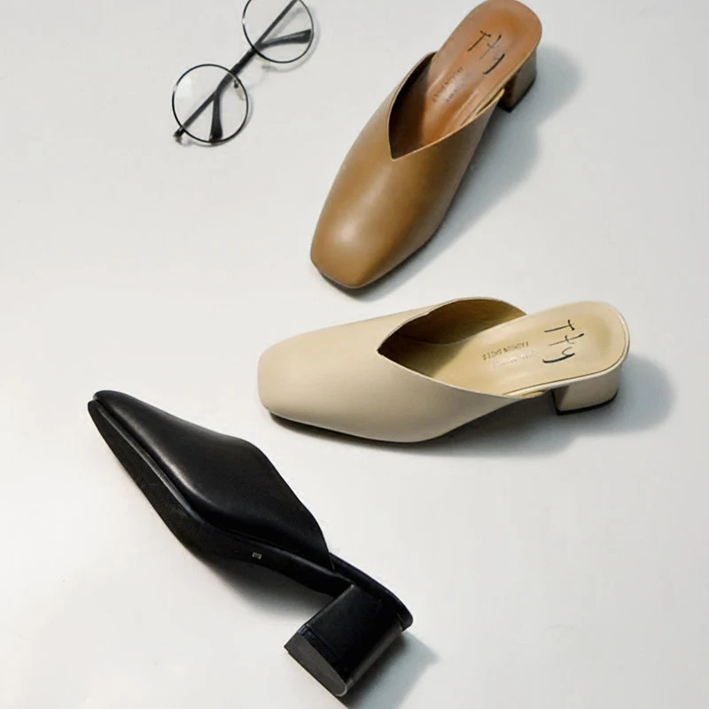 Шлепанцы женские на квадратном каблуке кожаные массивные сандалии квадратный