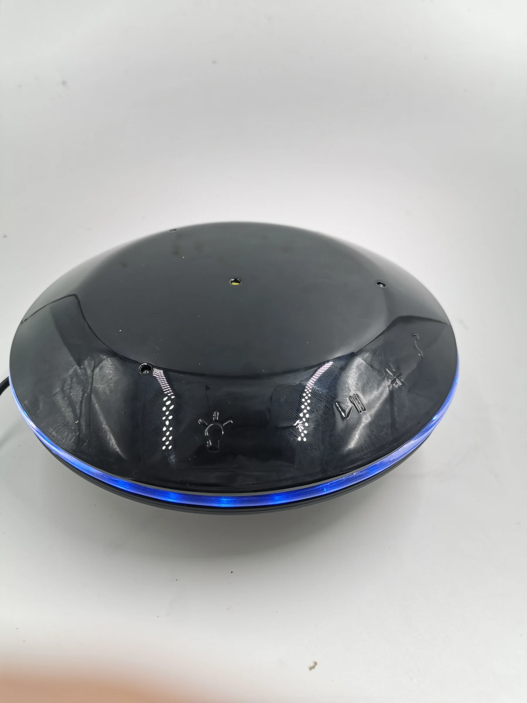 Магнитная левитации светодиодные лампы Bluetooth Динамик красочные Maglev подвеска Bluetooth Динамик бытовой маленький ночник аудио