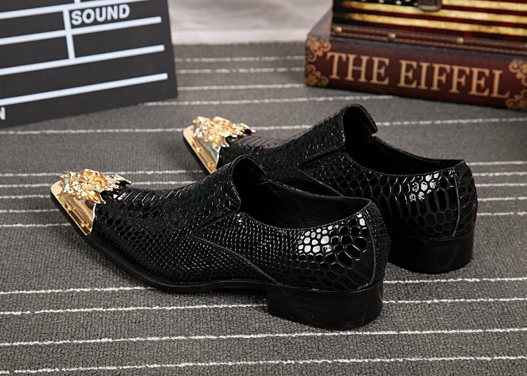 Мужские модельные лоферы из лакированной кожи Цвет черный золотой с