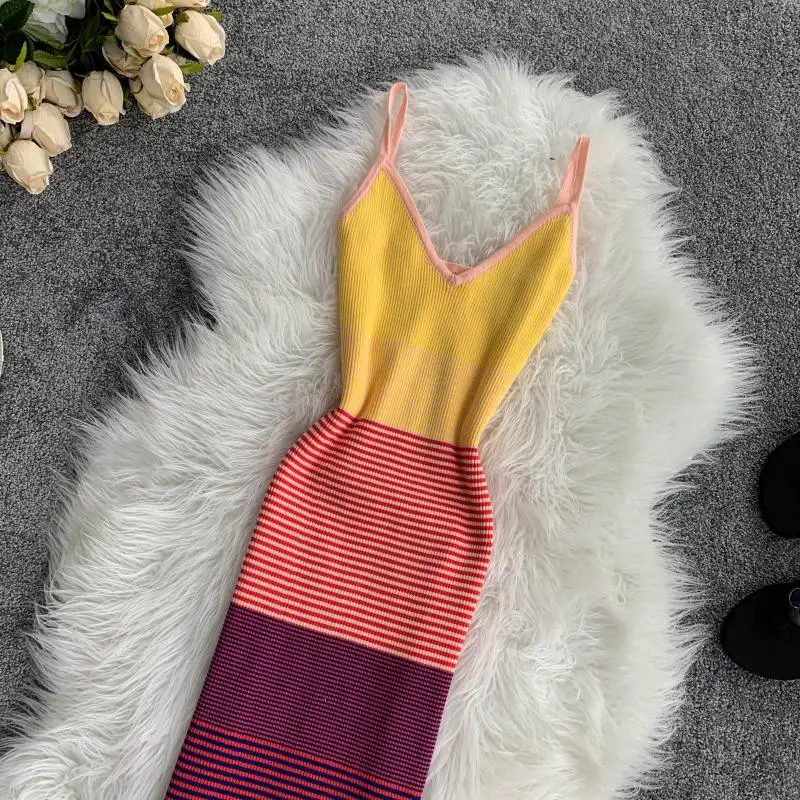 Женское трикотажное платье в радужную полоску с V образным вырезом|Женские