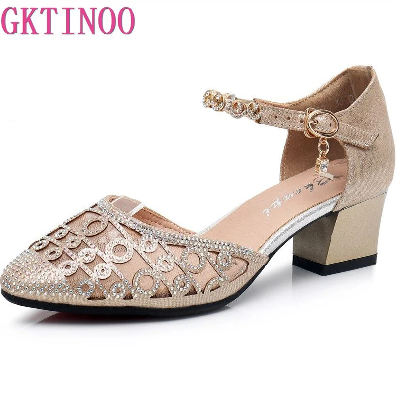 

Women's Shoes