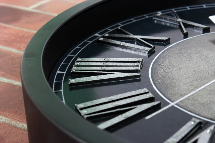 European retro 3D metal rivet Roman numerals wall clock metallic Titan art clocks home decor decoration free shipping | Дом и сад