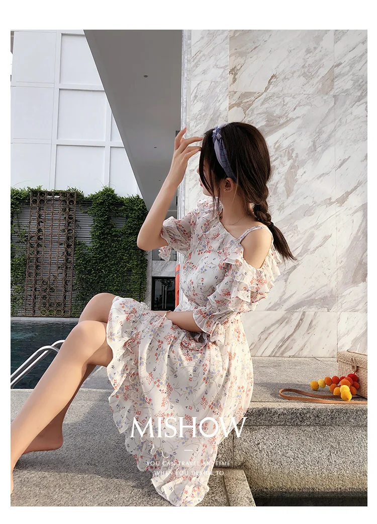 Mishow Шифоновое платье с открытыми плечами MX18B1361