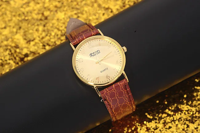 Imitation leather men's and women's watch The fashion leisure watches |