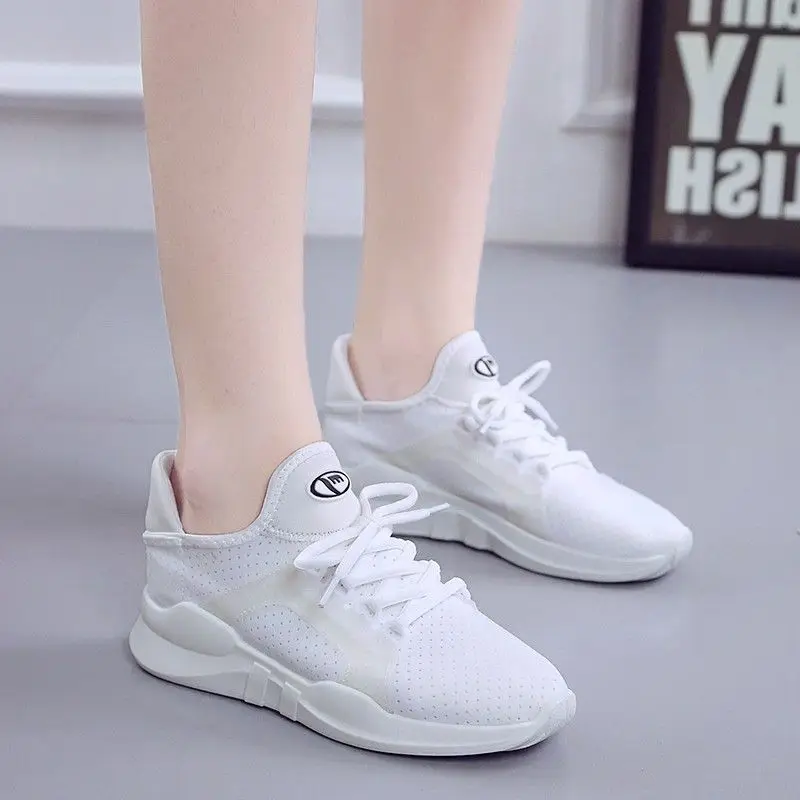 Женские кроссовки на шнуровке белые дышащие плоской подошве повседневная обувь