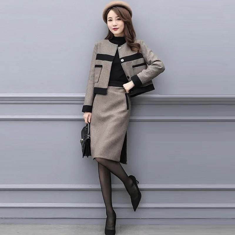 Женский офисный костюм из двух предметов элегантный шерстяной с юбкой и коротким