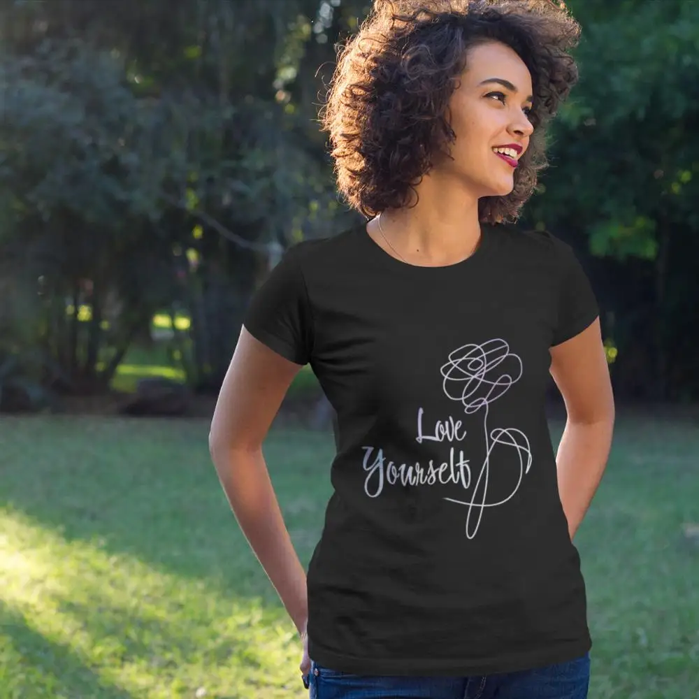 Женская футболка с круглым вырезом черная модная серая надписью Love