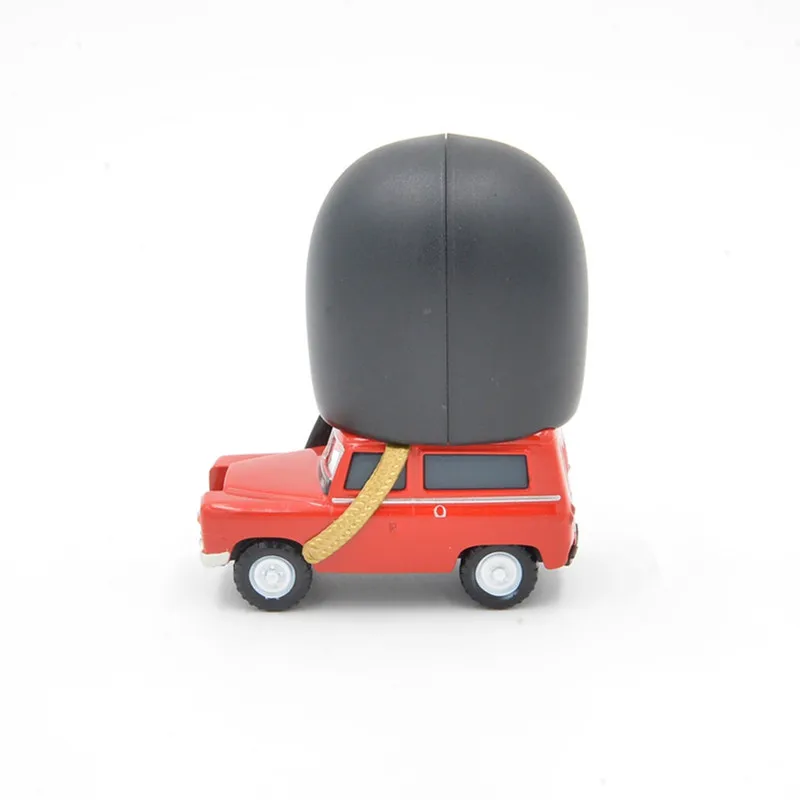 Disney Pixar Cars Lightning Mcqueen Sgt. Highgear Guard London Buckingham Palace 1:55 литая под давлением металлическая