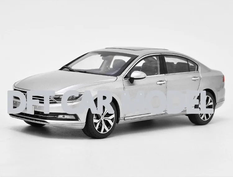 1:18 Alloy Pull Back Toy magotan Car Model Of Children's Toy Cars Original Authorized Authentic Kids Toys