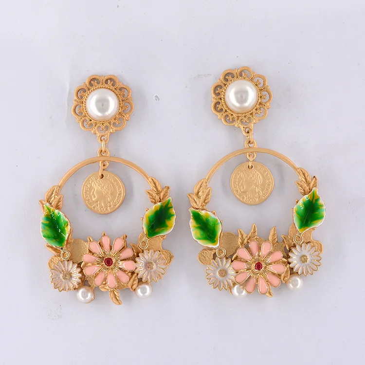 Серьги с барочным жемчугом Jewels Лето 2019 жемчужные Висячие ювелирные