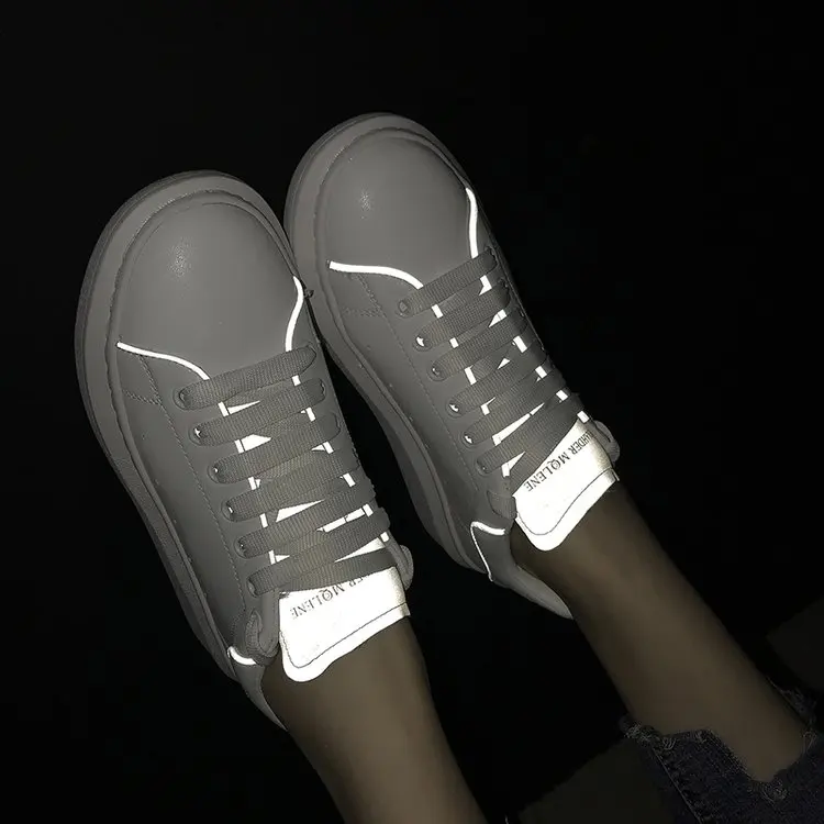 2019 г. Весенние новые дизайнерские белые туфли на танкетке со светоотражающими