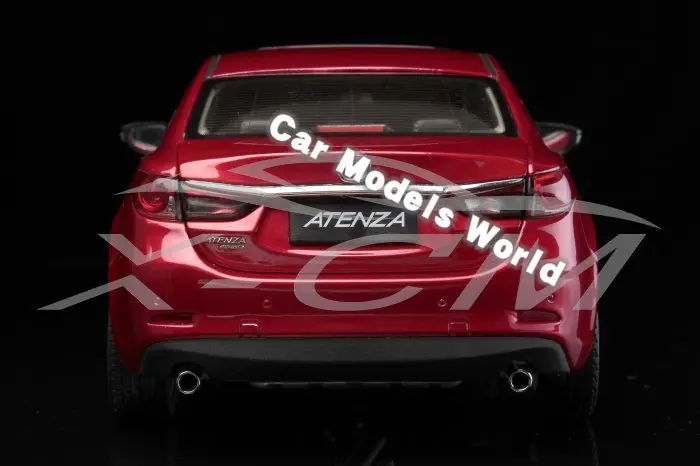 Литая под давлением модель автомобиля Atenza 1:18(красный)+ маленький подарок