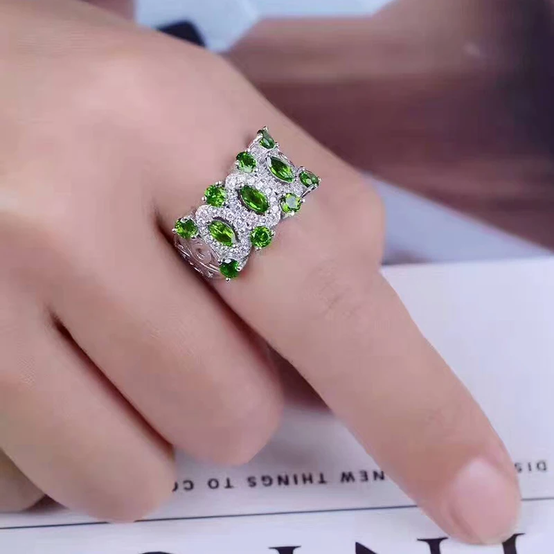 Женское роскошное серебряное кольцо из диопсида бриллиантовое твердое с