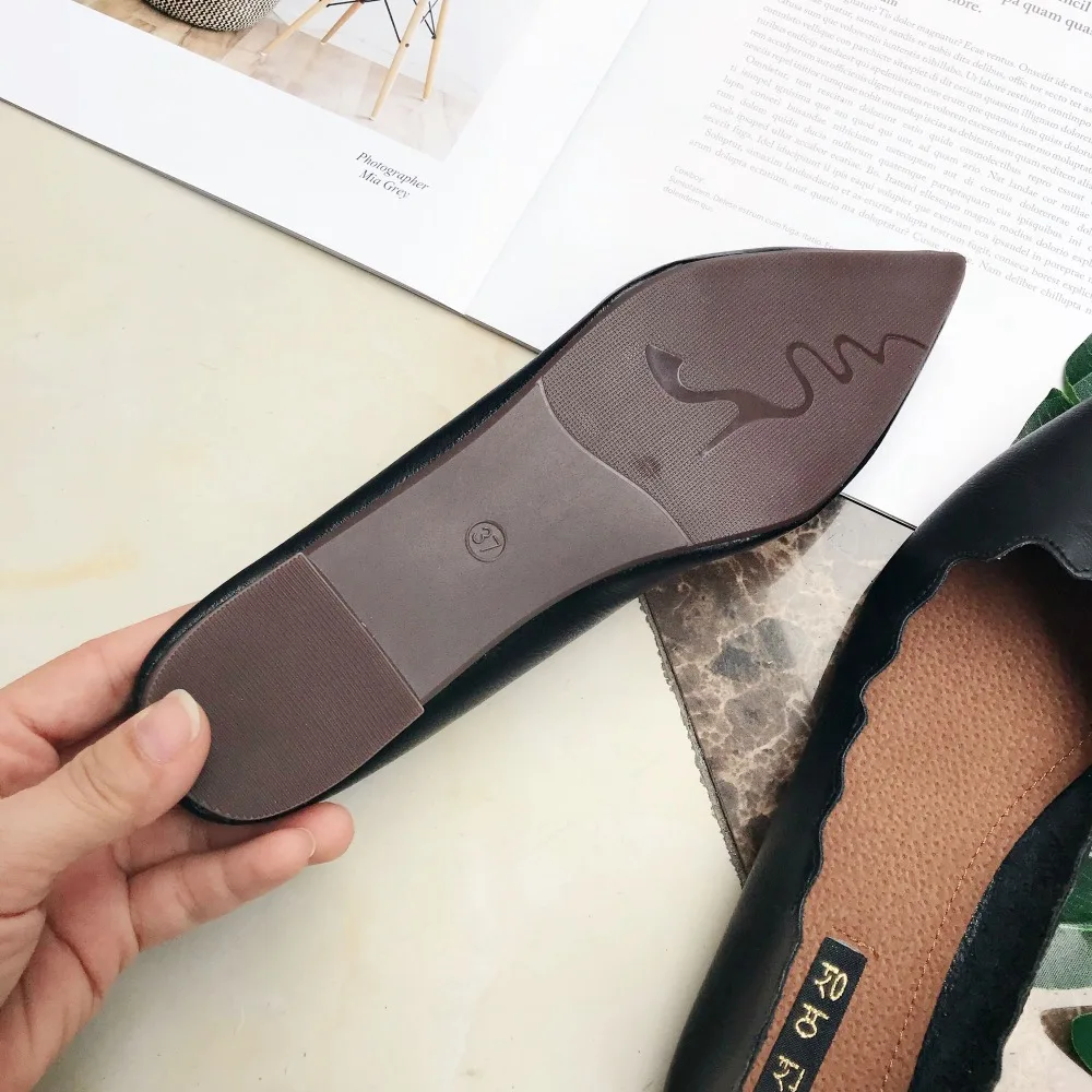 

Dropshipping 2019 Autumn and Winter New Design Super Soft and Comfort Shallow Mouth Pointed Toe Women Shoes Single Slip on Flats