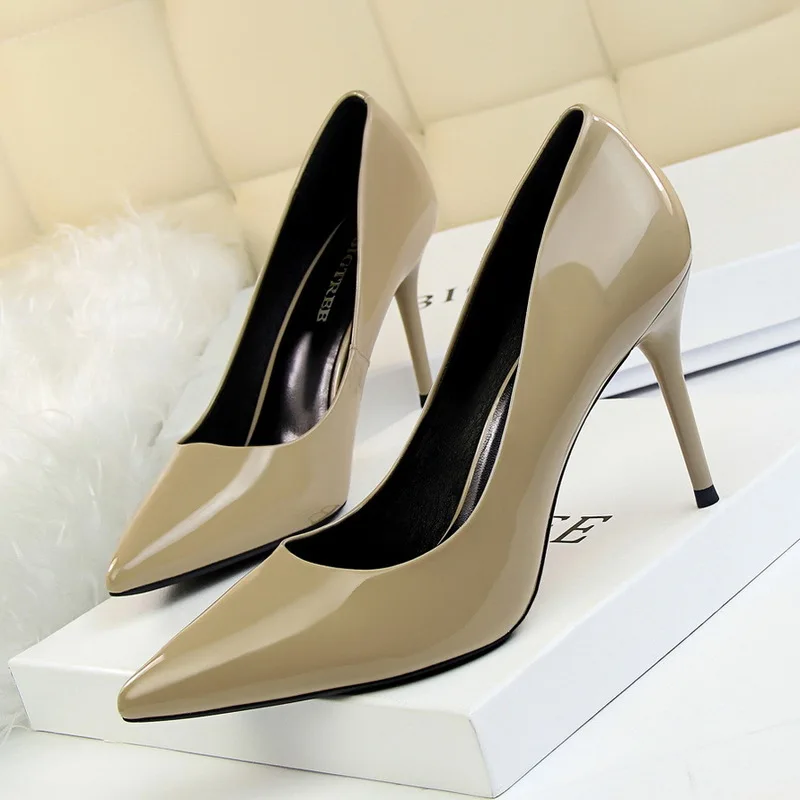 

2023 New Leather Wonen Pumps Fashion Office Shoes Sexy Patent leather Shallow mouth Pointed 9CM High Heels Shoes Sapato Feminino