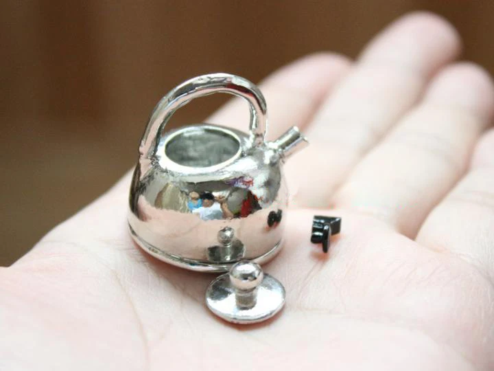 

G10-X022 children baby gift Toy 1:12 Dollhouse mini Furniture Miniature rement accessories Simulated kettle 1pcs