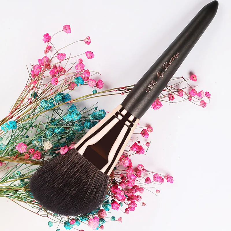 Большая угловая кисть для пудры из козьей шерсти MY delivery Профессиональные кисти