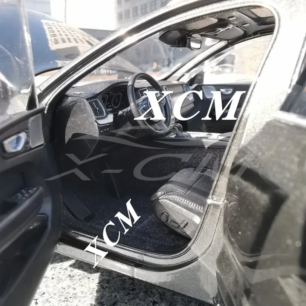 Литая модель автомобиля для XC60 Deluxe Edition 1:18+ маленький подарок
