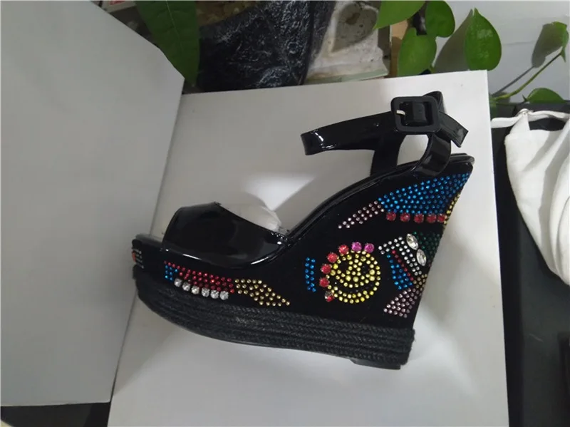 Роскошные женские кожаные сандалии 2018 яркие свадебные на платформе и каблуке с