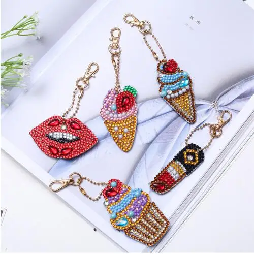 Diamond keychain 5D DIY Алмазная картина брелок Стразы Подвеска с вышивкой Сделай Сам Набор для рукоделия мозаика Вышивка крестом бриллиантовый рисунок Рождество подарок - Цвет: Diamond keychain