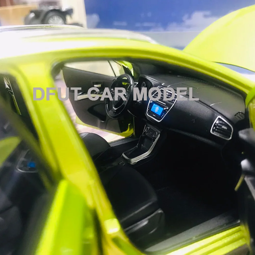 Литая 1:18 игрушка из сплава тянущаяся обратно SX4 S. Крестообразная детская