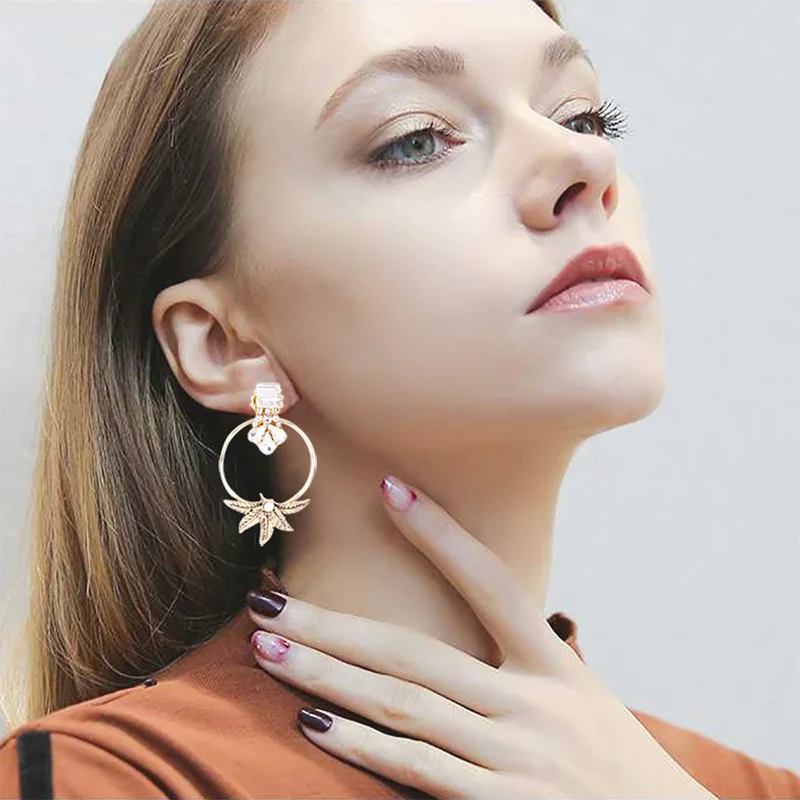 Модные серьги. Крупные серьги бижутерия. Крупные серьги бижутерия. Роскошные серьги. Серьги длинные.