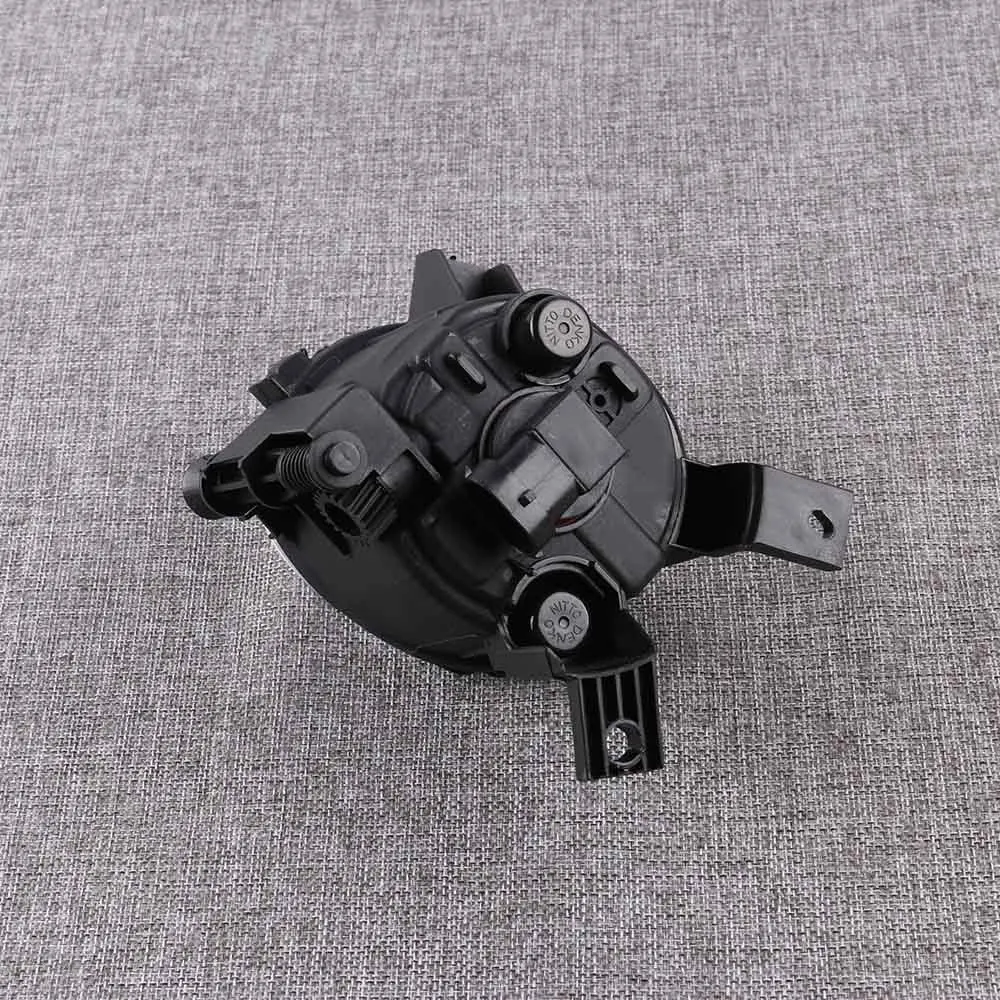 Передний правый галогенный противотуманный светильник Foglamp 8E0941700C для Audi A3 S-LINE/S3