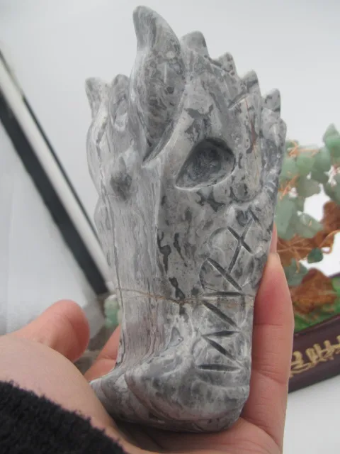 

511 grams of natural quartz crystal keel to heal