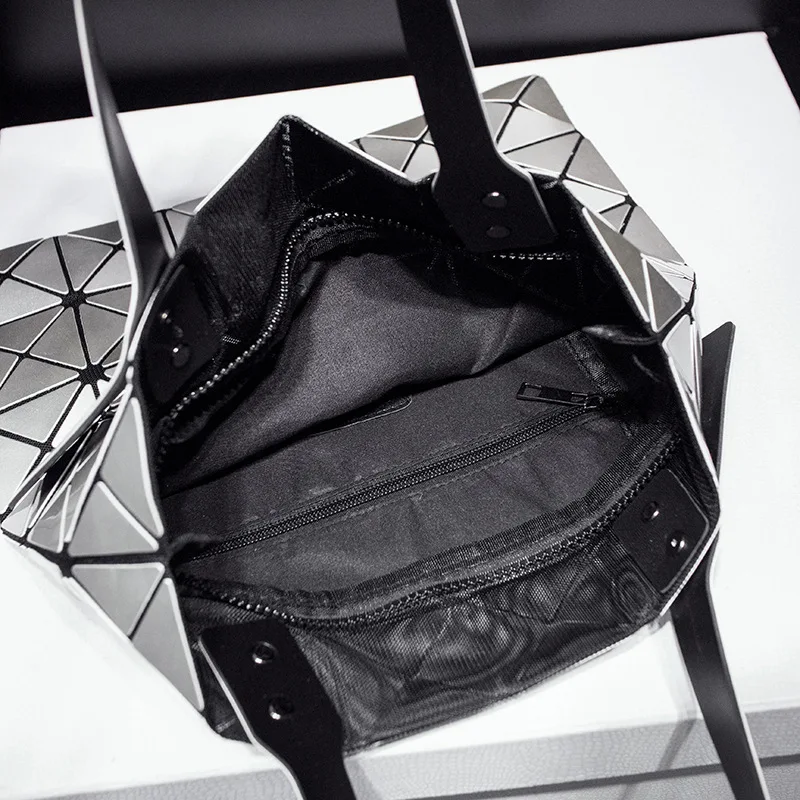 Женские сумки на плечо с лазерным геометрическим рисунком дизайнерские тоут