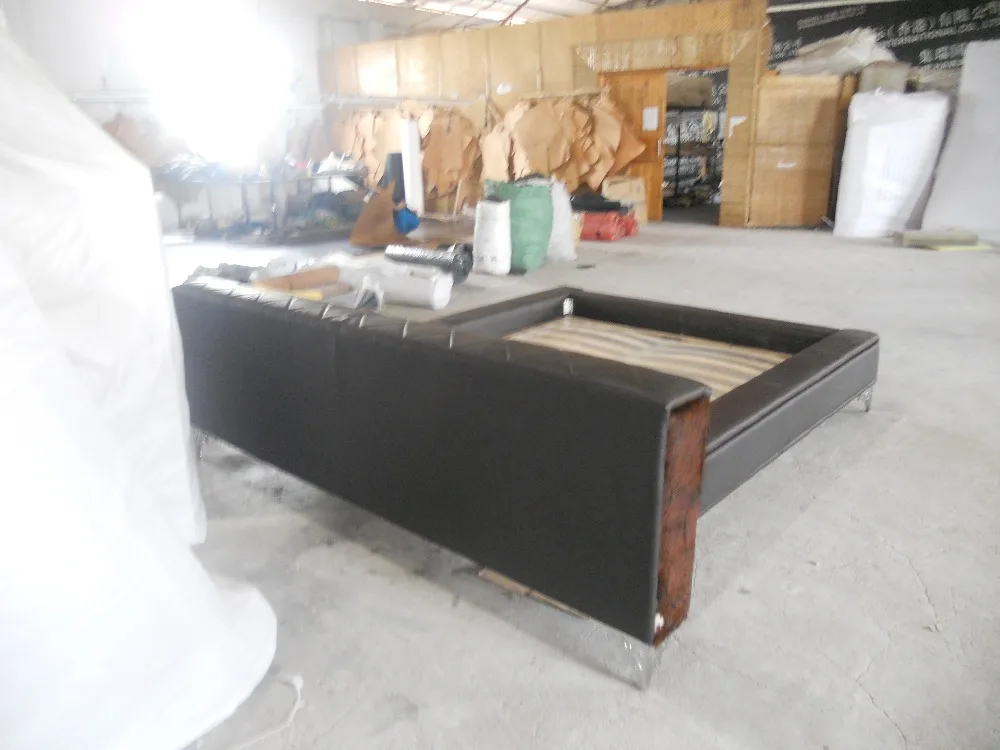 Темно коричневая кровать из натуральной кожи мягкая двуспальная большой размер