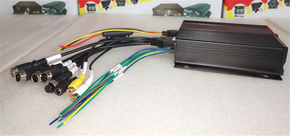 HYFMDVR 4 канальный двойной sd карта 1080P хост мониторинга транспортного средства